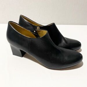 Trotters Women's Black Signature Leather Block Heel Ankle Zip Shoes Size 10.5